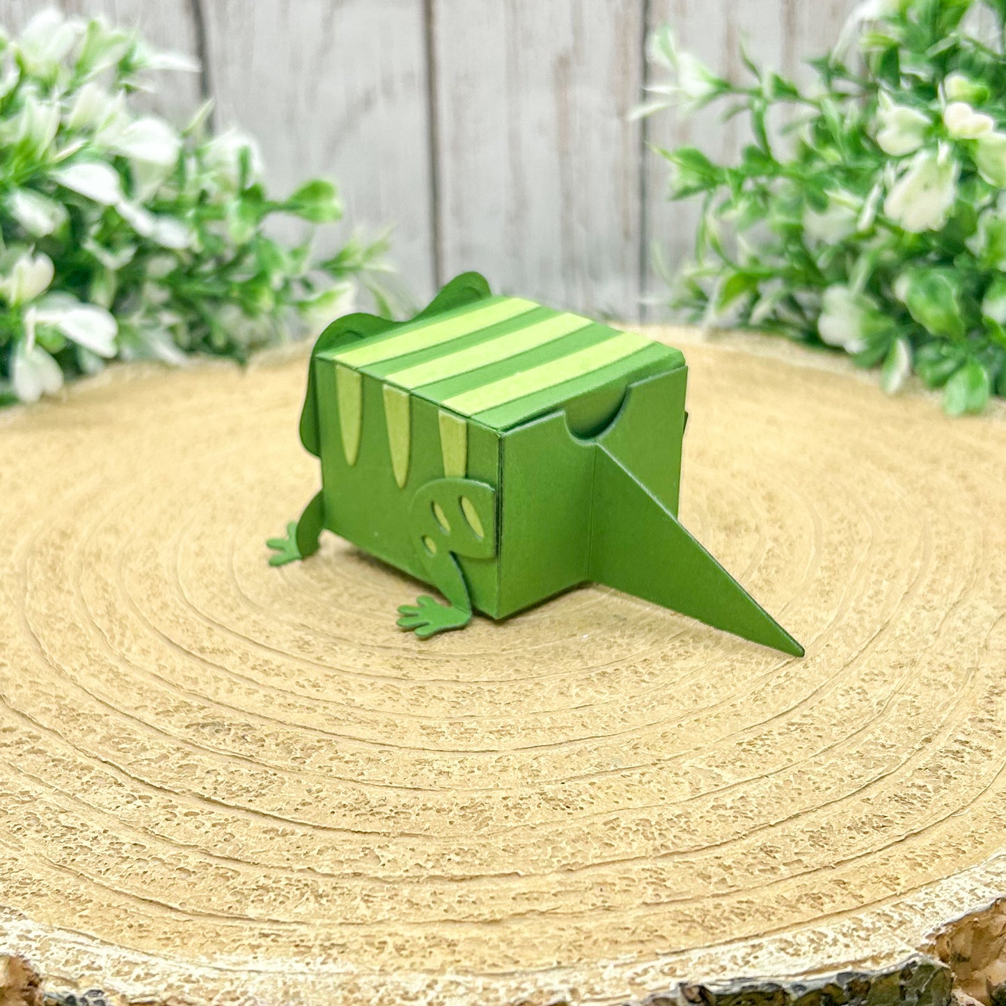 Green Lizard Miniature Gift Box