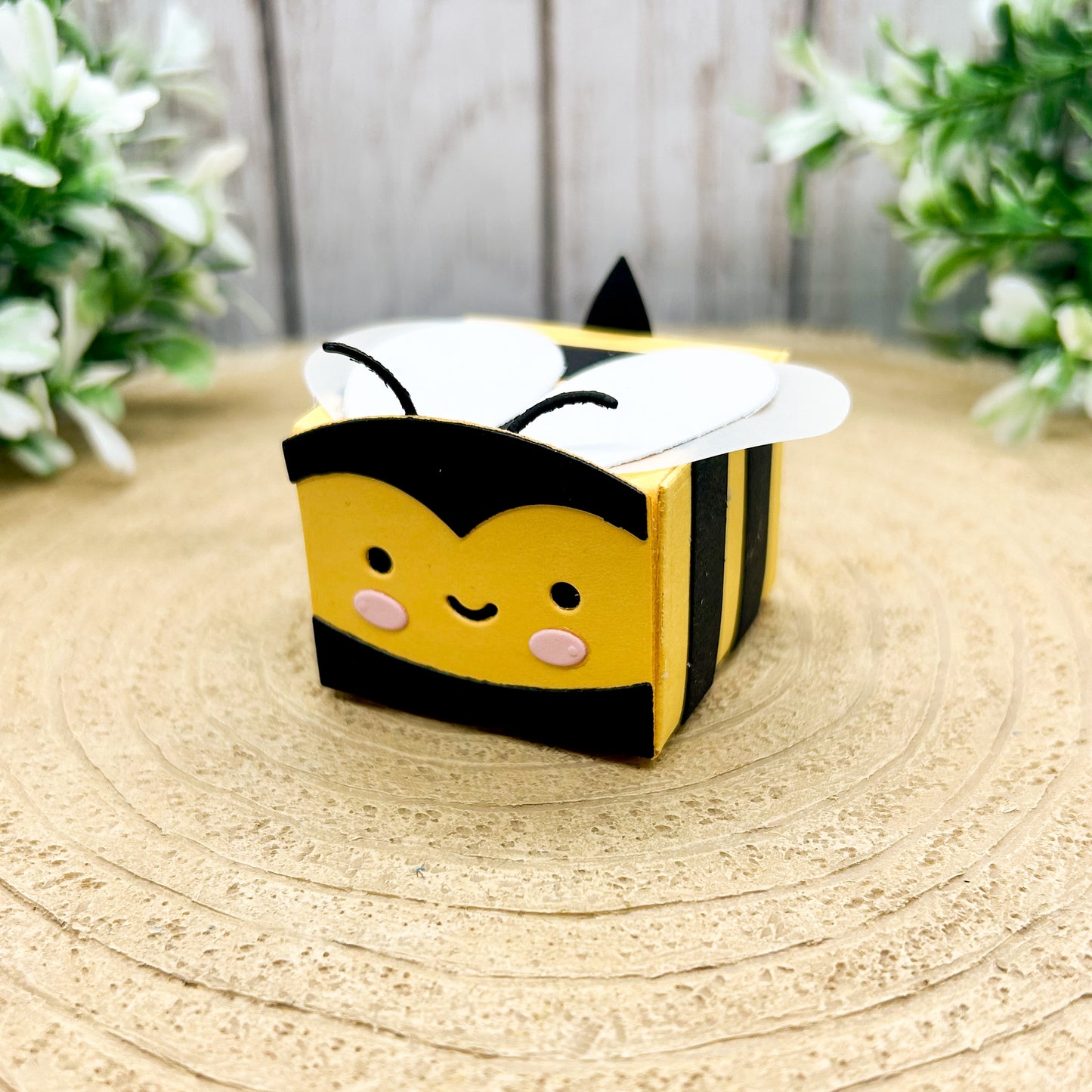 Bumble Bee Miniature Gift Box With Plantable Seed Papers-1