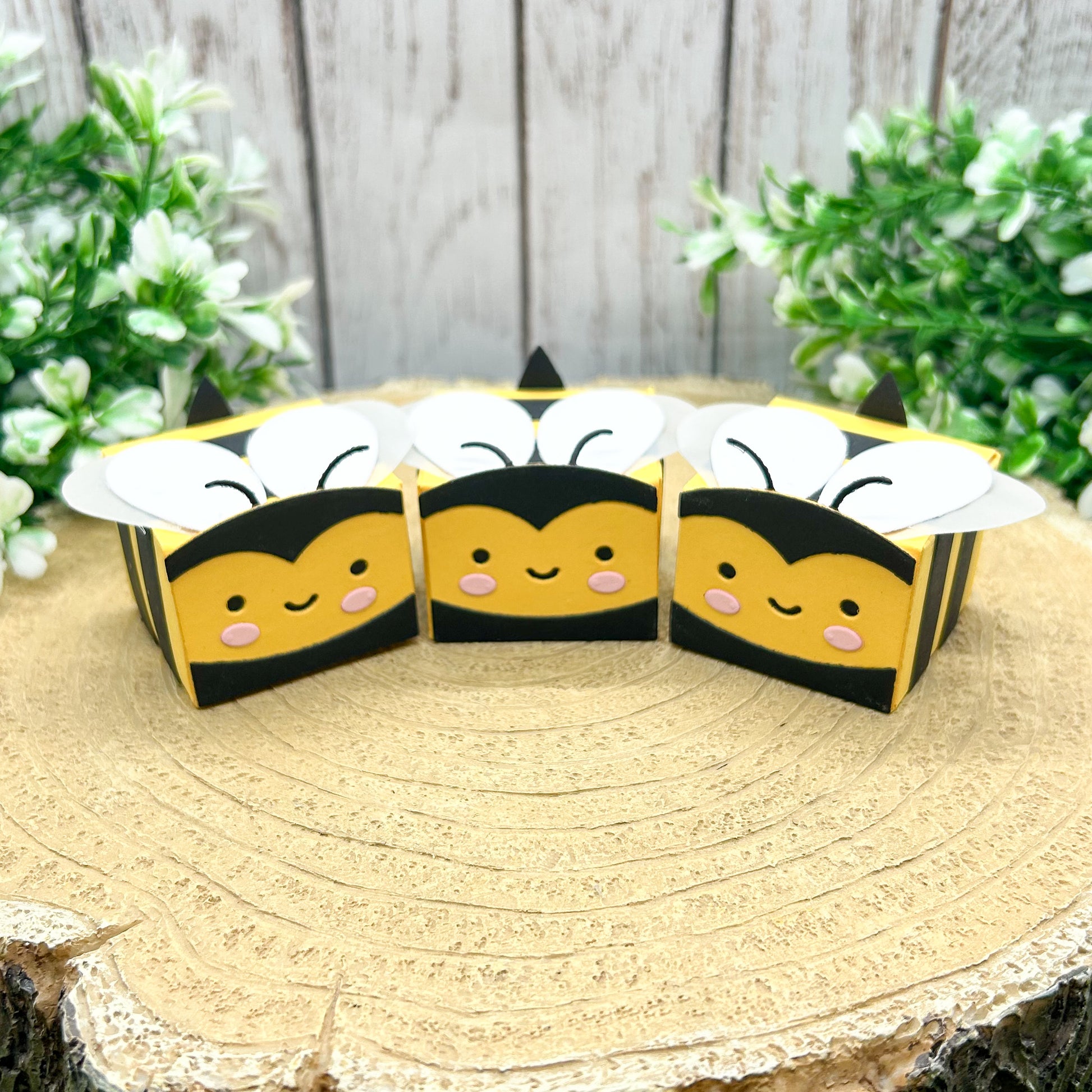 Bumble Bee Miniature Gift Box With Plantable Seed Papers-4