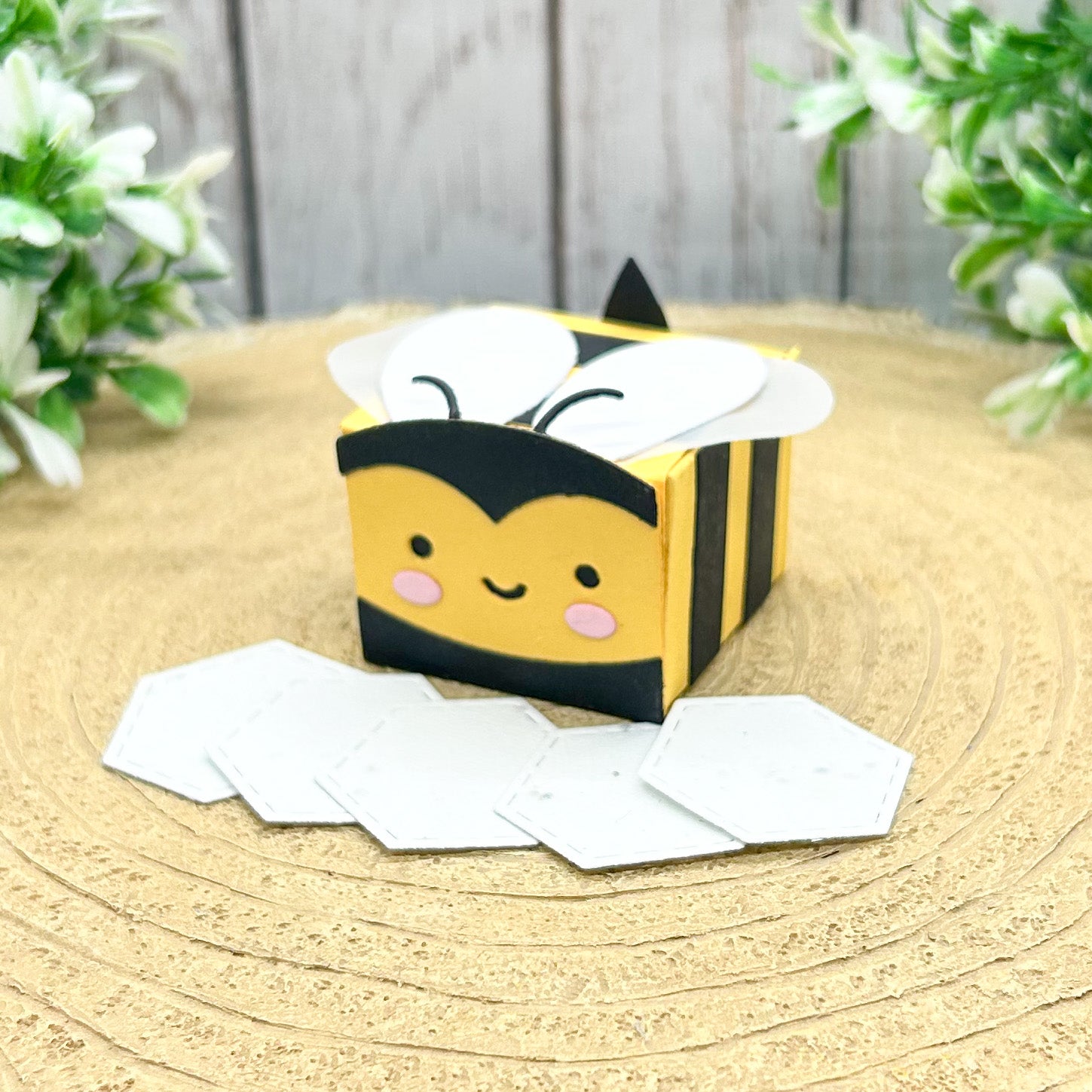Bumble Bee Miniature Gift Box With Plantable Seed Papers